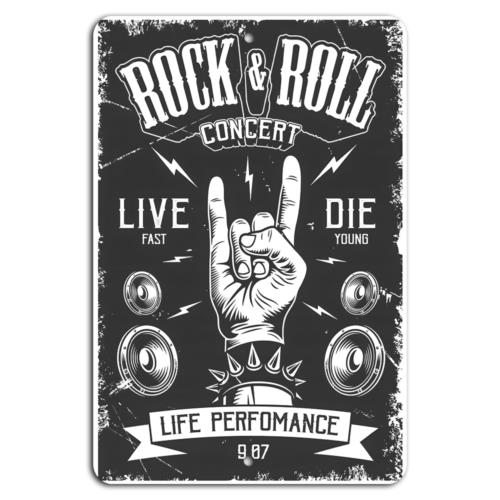 عش سريعاً، صلباً: حفلة موسيقية - مراجعة Live Rock وسعره